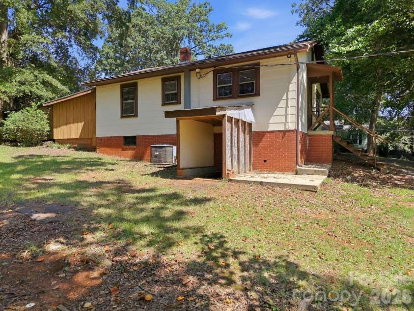 301 Meadow Street, Spencer, NC 28159.  MLS# CAR4407172, YatesRealty ID 39581. 