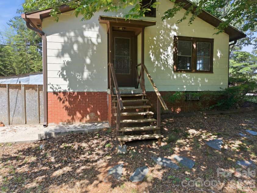 301 Meadow Street, Spencer, NC 28159.  MLS# CAR4407172, YatesRealty ID 39581. 