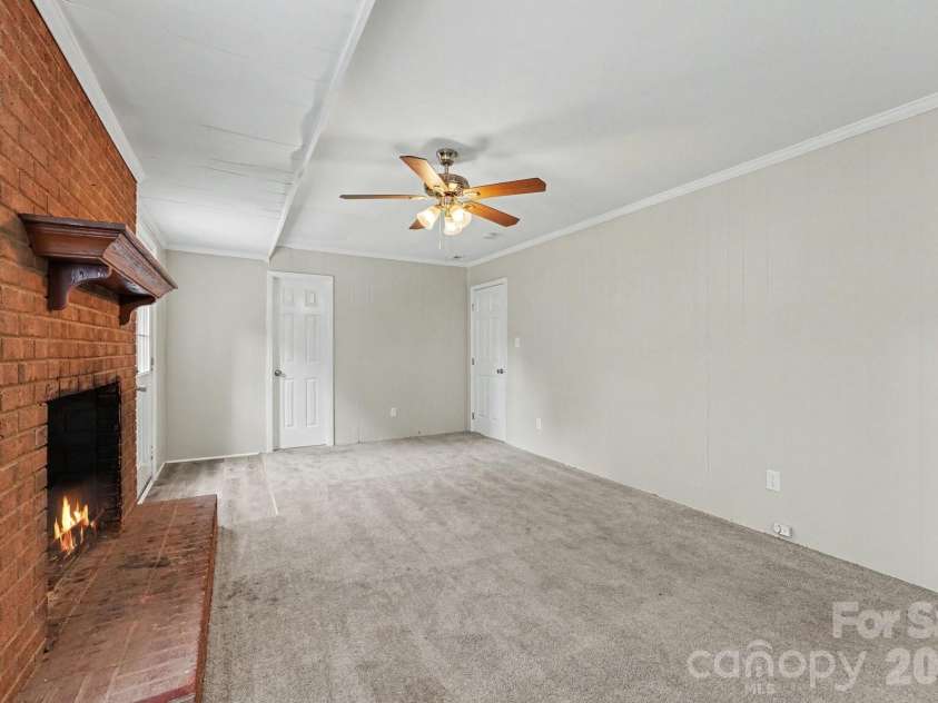 630 Colonial Drive, Statesville, NC 28625.  MLS# CAR4406178, YatesRealty ID 39583. 