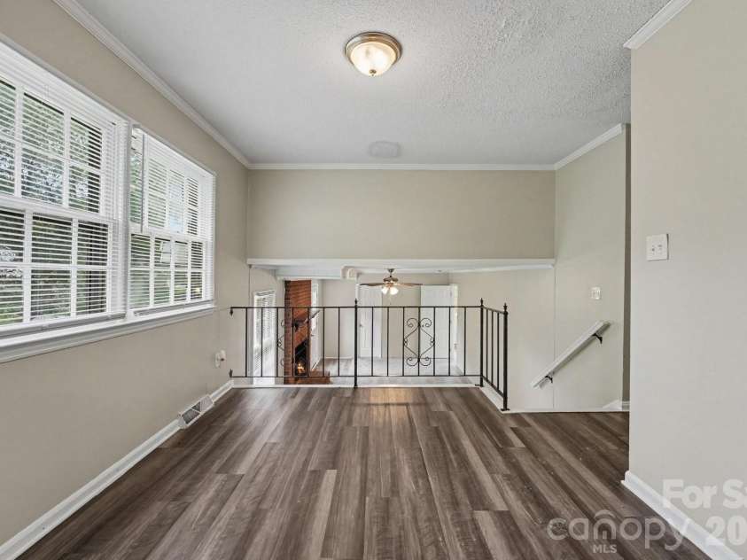 630 Colonial Drive, Statesville, NC 28625.  MLS# CAR4406178, YatesRealty ID 39583. 