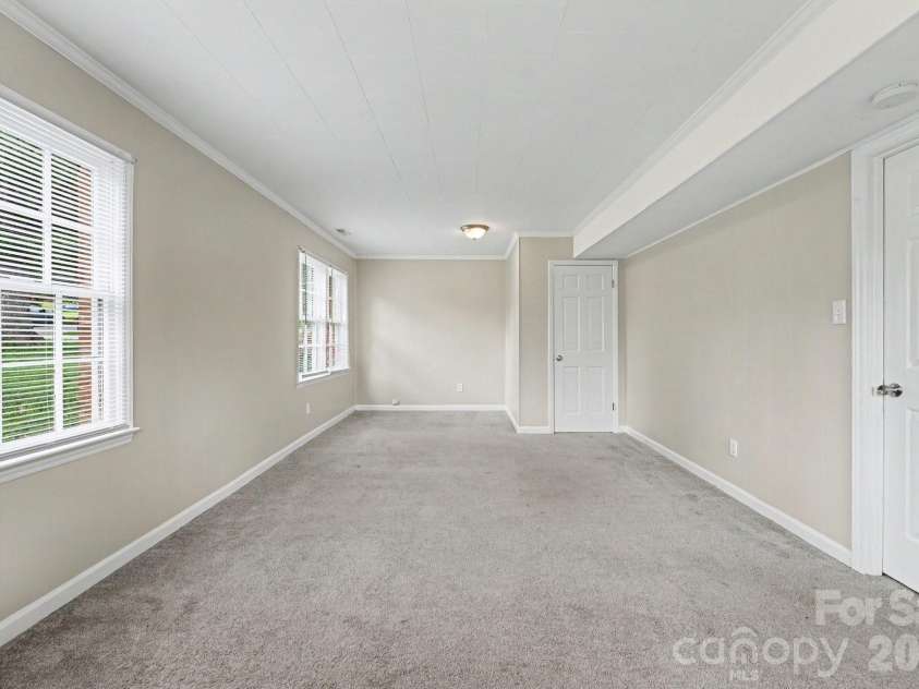 630 Colonial Drive, Statesville, NC 28625.  MLS# CAR4406178, YatesRealty ID 39583. 