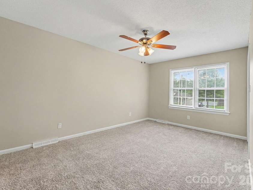 630 Colonial Drive, Statesville, NC 28625.  MLS# CAR4406178, YatesRealty ID 39583. 
