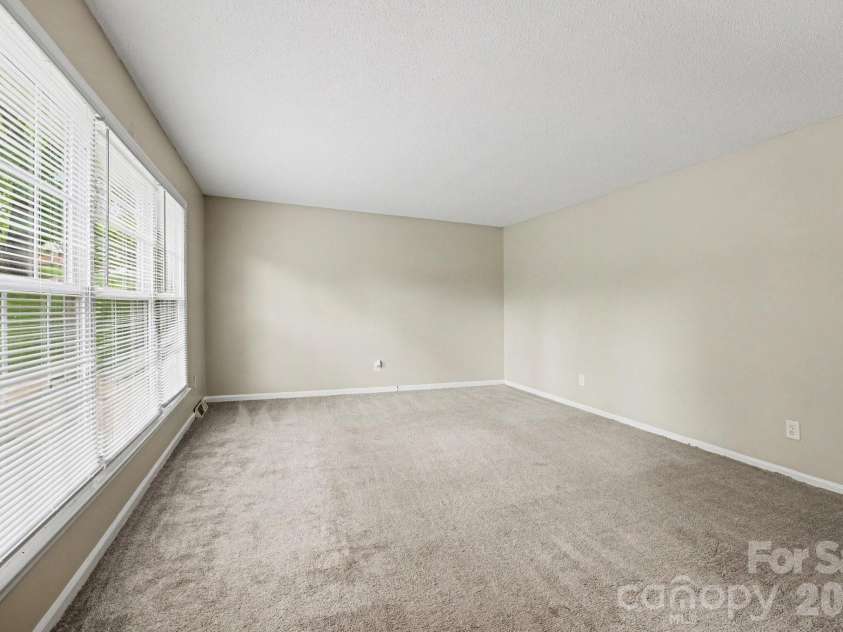 630 Colonial Drive, Statesville, NC 28625.  MLS# CAR4406178, YatesRealty ID 39583. 