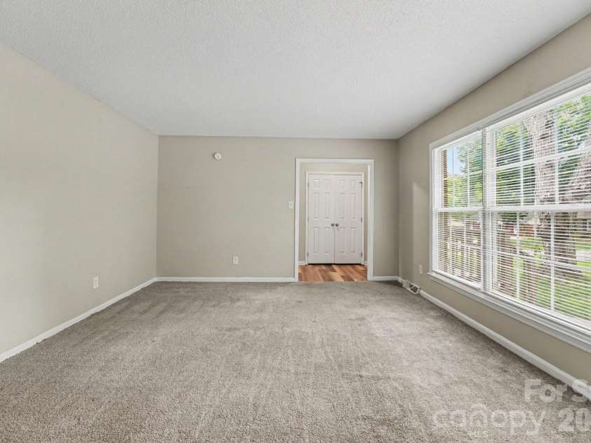 630 Colonial Drive, Statesville, NC 28625.  MLS# CAR4406178, YatesRealty ID 39583. 