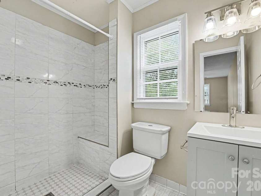 630 Colonial Drive, Statesville, NC 28625.  MLS# CAR4406178, YatesRealty ID 39583. 