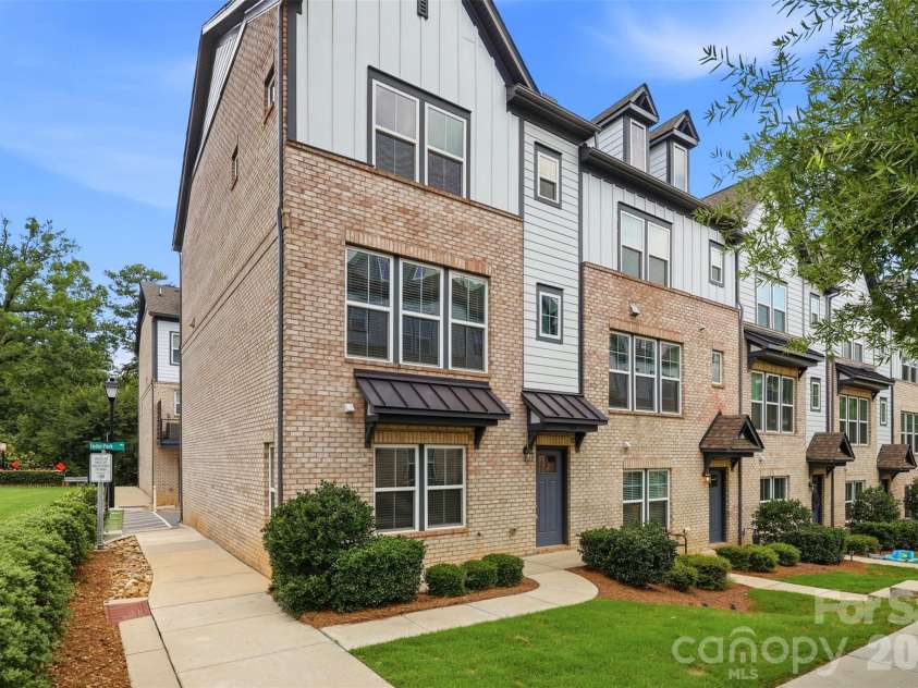 604 Tudor Park Way, Charlotte, NC 28211.  MLS# CAR4395139, YatesRealty ID 39584. 