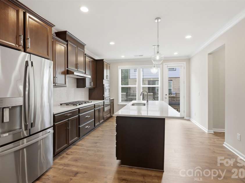 604 Tudor Park Way, Charlotte, NC 28211.  MLS# CAR4395139, YatesRealty ID 39584. 