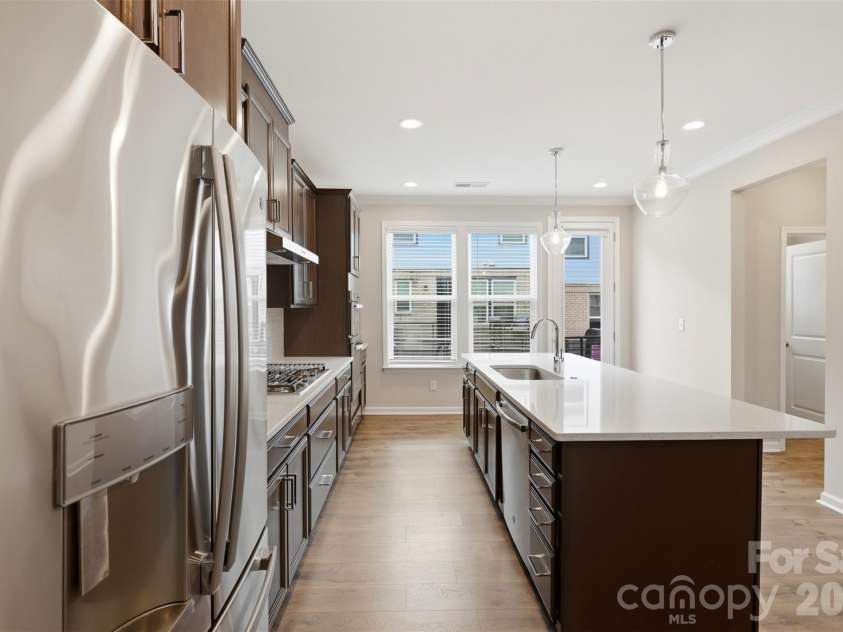 604 Tudor Park Way, Charlotte, NC 28211.  MLS# CAR4395139, YatesRealty ID 39584. 