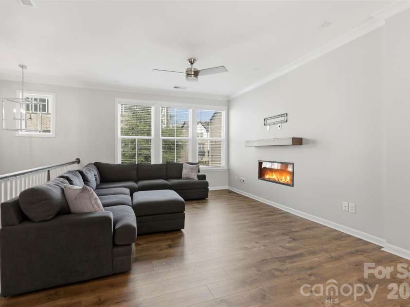 604 Tudor Park Way, Charlotte, NC 28211.  MLS# CAR4395139, YatesRealty ID 39584. 