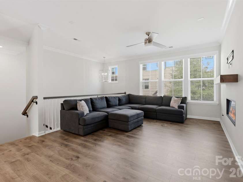 604 Tudor Park Way, Charlotte, NC 28211.  MLS# CAR4395139, YatesRealty ID 39584. 