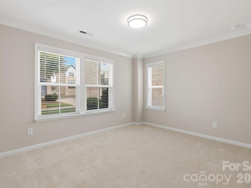 604 Tudor Park Way, Charlotte, NC 28211.  MLS# CAR4395139, YatesRealty ID 39584. 
