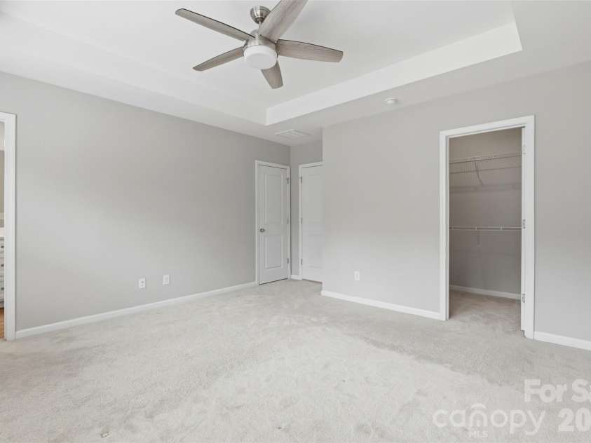 604 Tudor Park Way, Charlotte, NC 28211.  MLS# CAR4395139, YatesRealty ID 39584. 