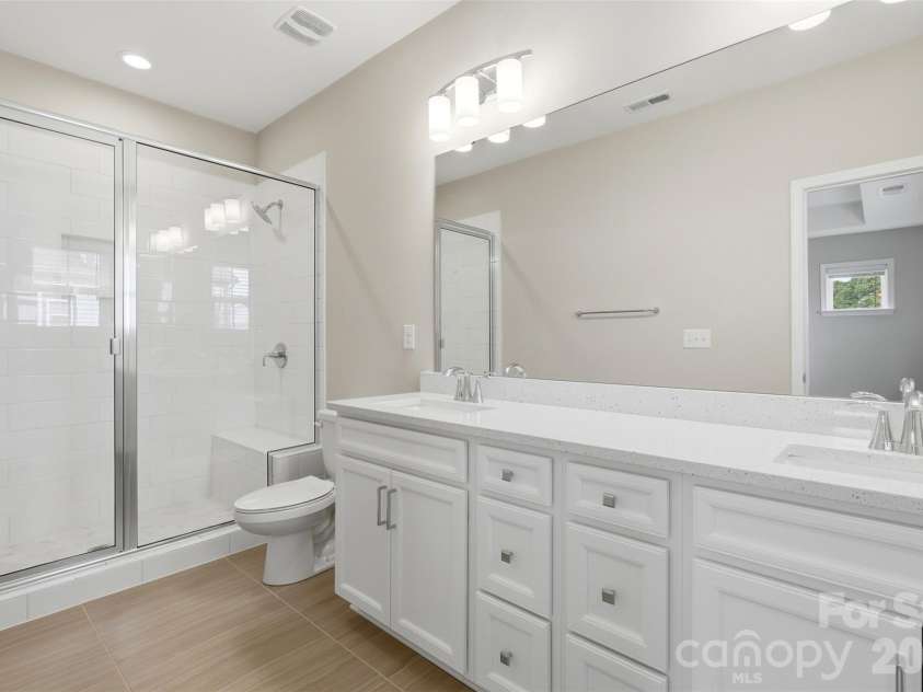 604 Tudor Park Way, Charlotte, NC 28211.  MLS# CAR4395139, YatesRealty ID 39584. 