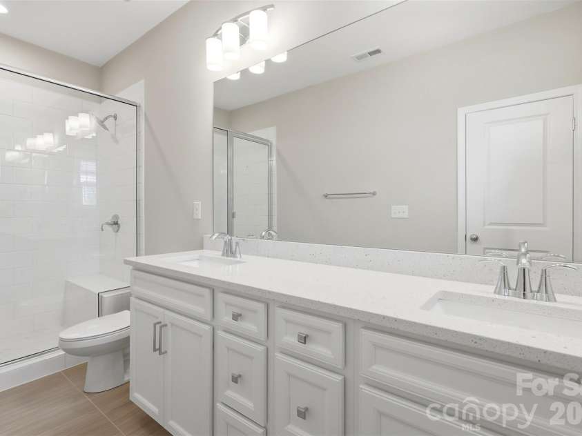 604 Tudor Park Way, Charlotte, NC 28211.  MLS# CAR4395139, YatesRealty ID 39584. 