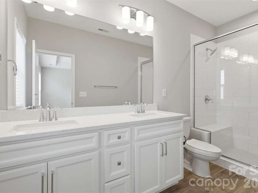 604 Tudor Park Way, Charlotte, NC 28211.  MLS# CAR4395139, YatesRealty ID 39584. 