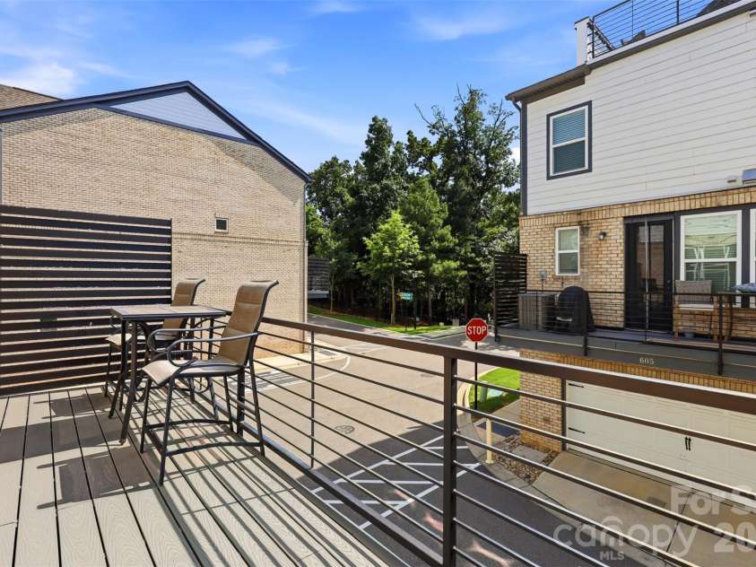 604 Tudor Park Way, Charlotte, NC 28211.  MLS# CAR4395139, YatesRealty ID 39584. 