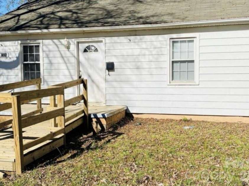 1336 Norris Avenue, Charlotte, NC 28206.  MLS# CAR4403283, YatesRealty ID 39585. 