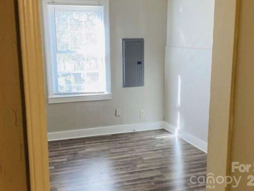 1336 Norris Avenue, Charlotte, NC 28206.  MLS# CAR4403283, YatesRealty ID 39585. 