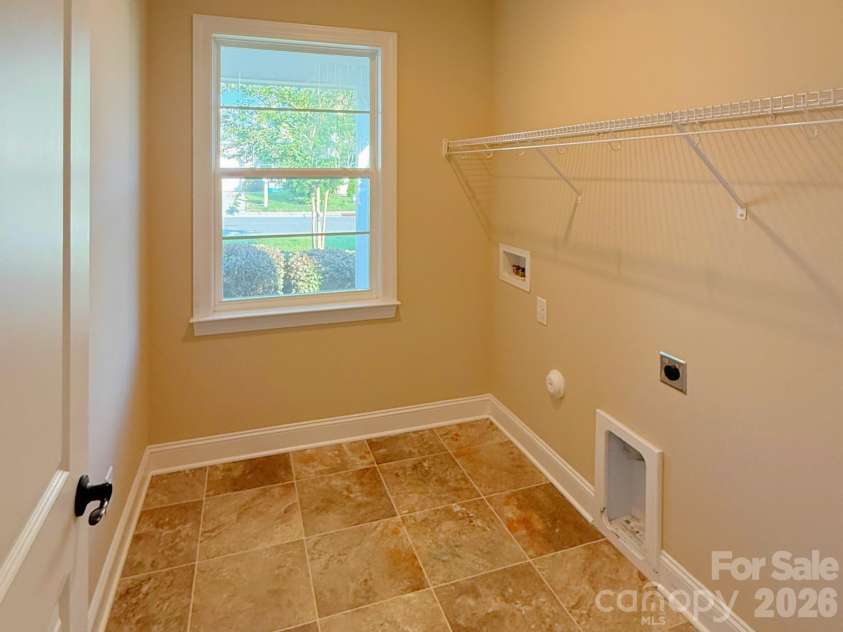 6281 Raven Rock Drive, Denver, NC 28037.  MLS# CAR4401364, YatesRealty ID 39588. Laundry room