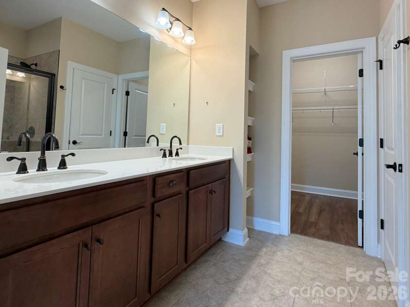 6281 Raven Rock Drive, Denver, NC 28037.  MLS# CAR4401364, YatesRealty ID 39588. Primary Bath 1