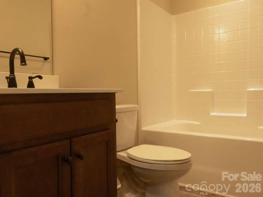 6281 Raven Rock Drive, Denver, NC 28037.  MLS# CAR4401364, YatesRealty ID 39588. Second Full Bath