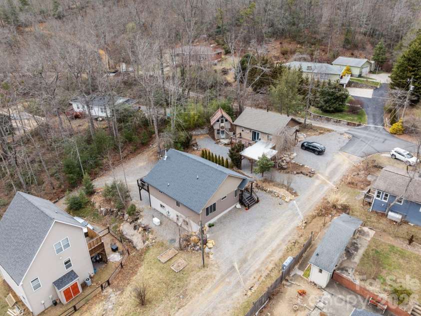 19 Dunsmore Avenue, Black Mountain, NC 28711.  MLS# CAR4337265, YatesRealty ID 3959. 