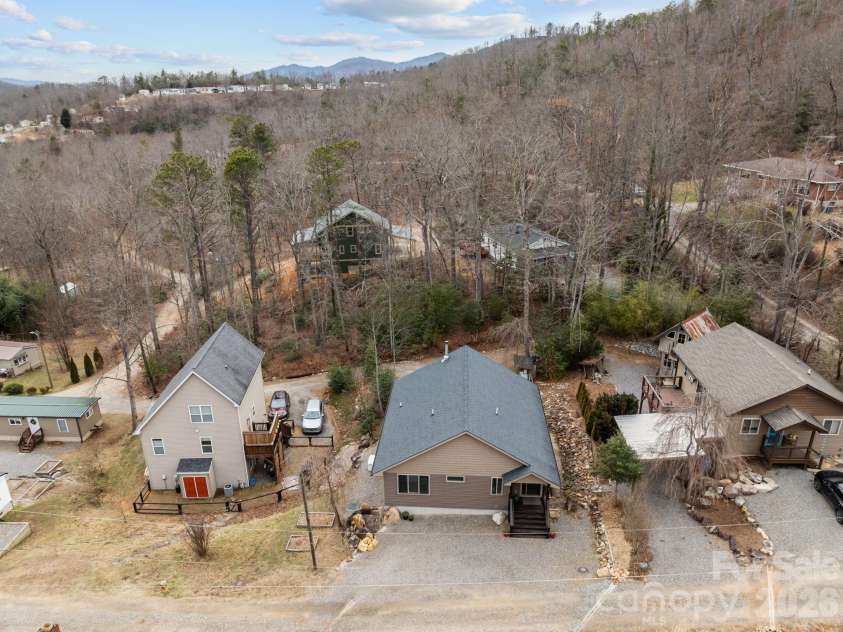 19 Dunsmore Avenue, Black Mountain, NC 28711.  MLS# CAR4337265, YatesRealty ID 3959. 