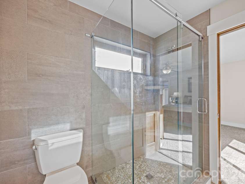 19 Dunsmore Avenue, Black Mountain, NC 28711.  MLS# CAR4337265, YatesRealty ID 3959. Luxurious Shower