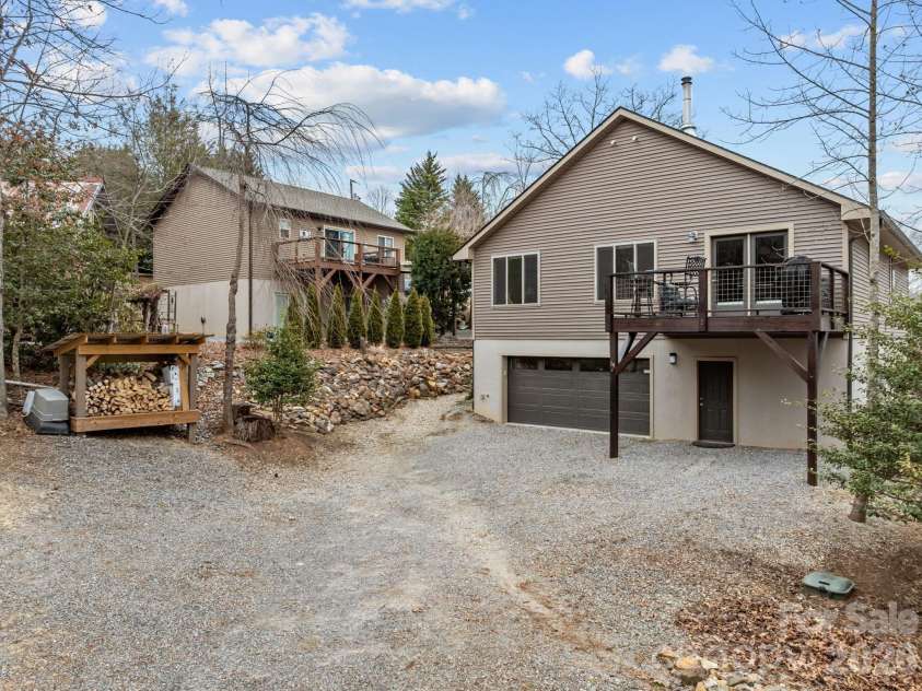 19 Dunsmore Avenue, Black Mountain, NC 28711.  MLS# CAR4337265, YatesRealty ID 3959. Rear space