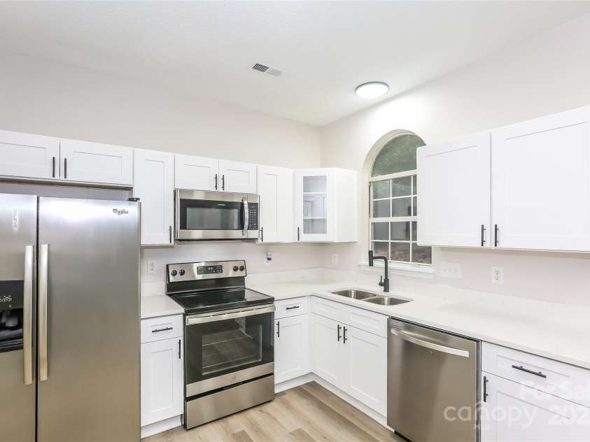 1933 Stonewyck Avenue, Kannapolis, NC 28081.  MLS# CAR4302327, YatesRealty ID 3959. 