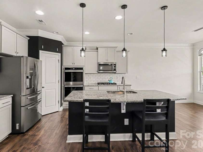 124 Championship Drive, Mooresville, NC 28115.  MLS# CAR4401802, YatesRealty ID 39595. Kitchen