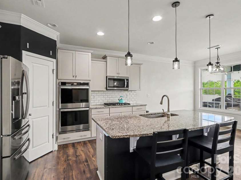 124 Championship Drive, Mooresville, NC 28115.  MLS# CAR4401802, YatesRealty ID 39595. Kitchen