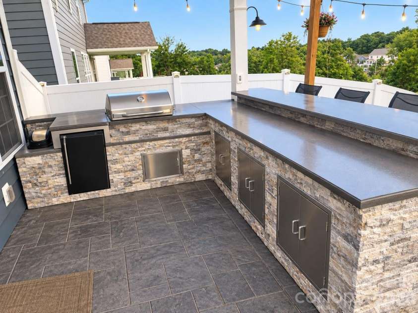 124 Championship Drive, Mooresville, NC 28115.  MLS# CAR4401802, YatesRealty ID 39595. Outdoor kitchen