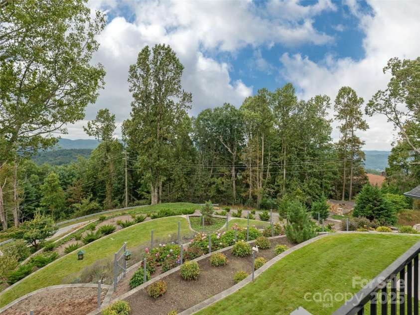 161 Birchwood Drive, Hendersonville, NC 28739.  MLS# CAR4309211, YatesRealty ID 396. 2.45 Acres
