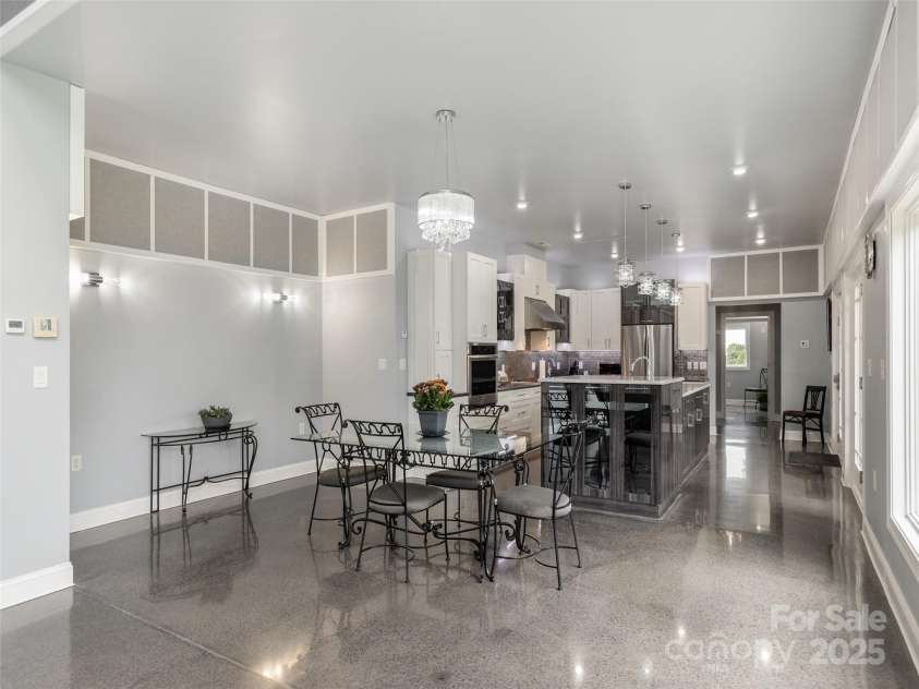 161 Birchwood Drive, Hendersonville, NC 28739.  MLS# CAR4309211, YatesRealty ID 396. 