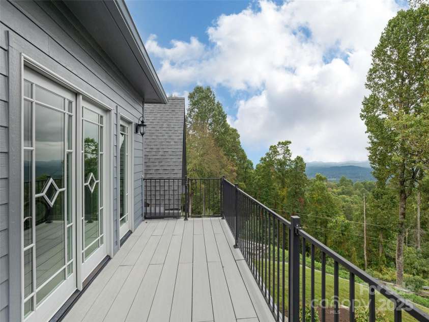 161 Birchwood Drive, Hendersonville, NC 28739.  MLS# CAR4309211, YatesRealty ID 396. Balcony Deck