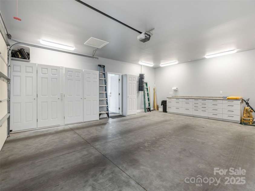 161 Birchwood Drive, Hendersonville, NC 28739.  MLS# CAR4309211, YatesRealty ID 396. Oversized Garage