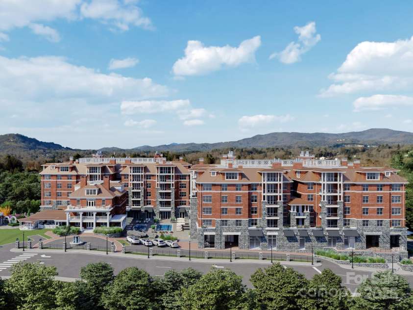 227 7th Avenue, Hendersonville, NC 28791.  MLS# CAR4280639, YatesRealty ID 396. The Cedars Complex