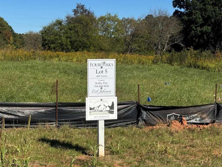 7427 Kates Grove Way, Huntersville, NC 28078.  MLS# CAR4315040, YatesRealty ID 396. 