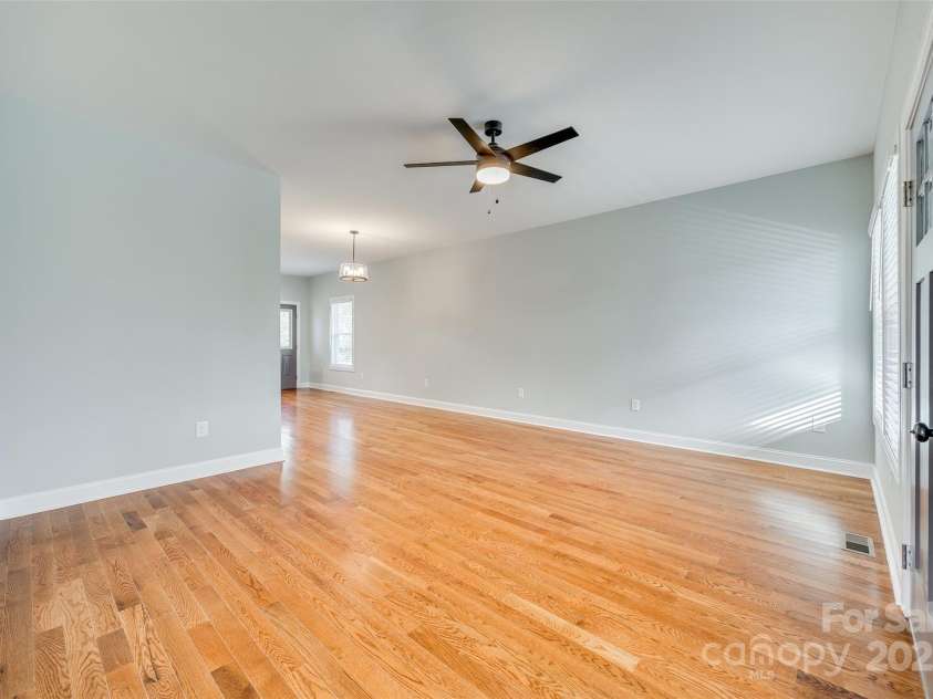 7 Private Street, York, SC 29745.  MLS# CAR4235161, YatesRealty ID 3960. 