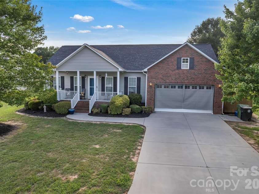 119 Brookview Drive, Shelby, NC 28152.  MLS# CAR4407213, YatesRealty ID 39600. 