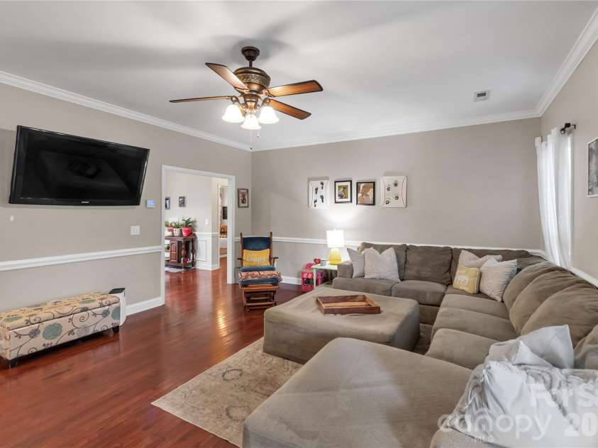 119 Brookview Drive, Shelby, NC 28152.  MLS# CAR4407213, YatesRealty ID 39600. 
