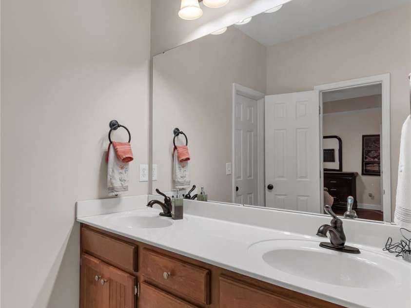 119 Brookview Drive, Shelby, NC 28152.  MLS# CAR4407213, YatesRealty ID 39600. 