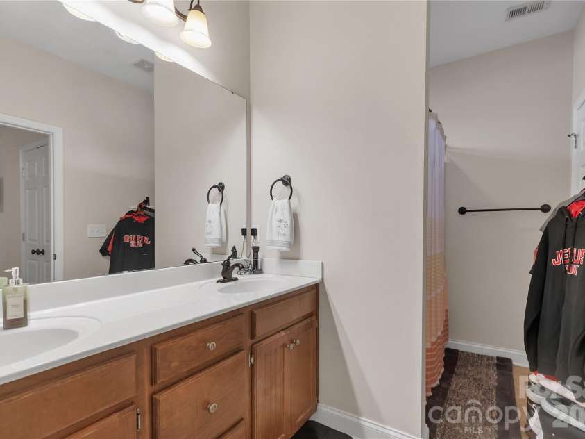 119 Brookview Drive, Shelby, NC 28152.  MLS# CAR4407213, YatesRealty ID 39600. 