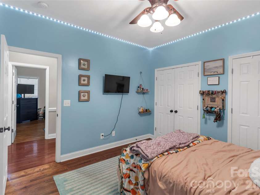 119 Brookview Drive, Shelby, NC 28152.  MLS# CAR4407213, YatesRealty ID 39600. 