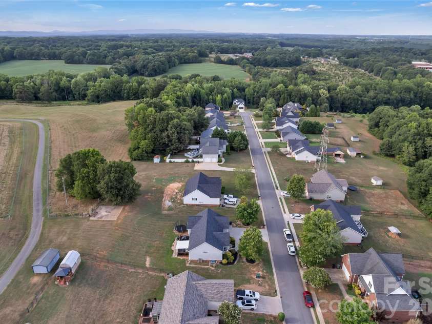 119 Brookview Drive, Shelby, NC 28152.  MLS# CAR4407213, YatesRealty ID 39600. 
