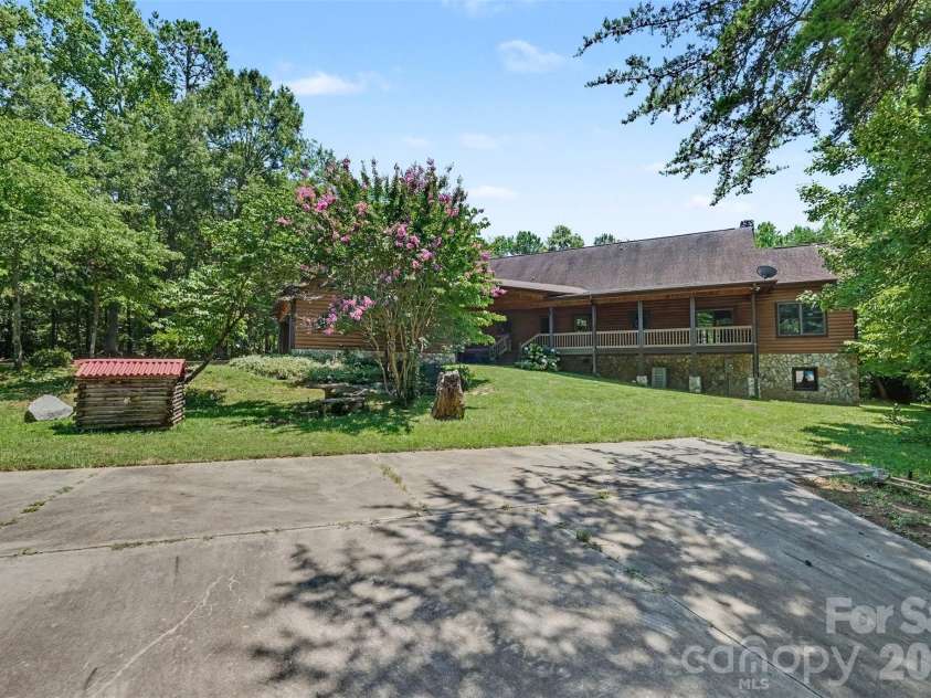 121 Mossy Rock Trail, Iron Station, NC 28080.  MLS# CAR4399129, YatesRealty ID 39601. Back yard