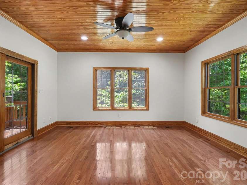 121 Mossy Rock Trail, Iron Station, NC 28080.  MLS# CAR4399129, YatesRealty ID 39601. Keeping room