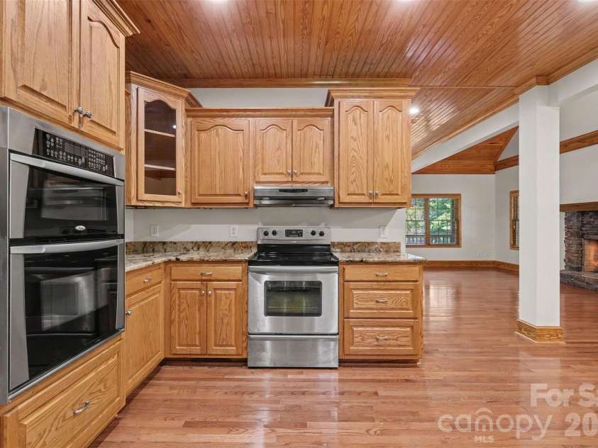 121 Mossy Rock Trail, Iron Station, NC 28080.  MLS# CAR4399129, YatesRealty ID 39601. Kitchen