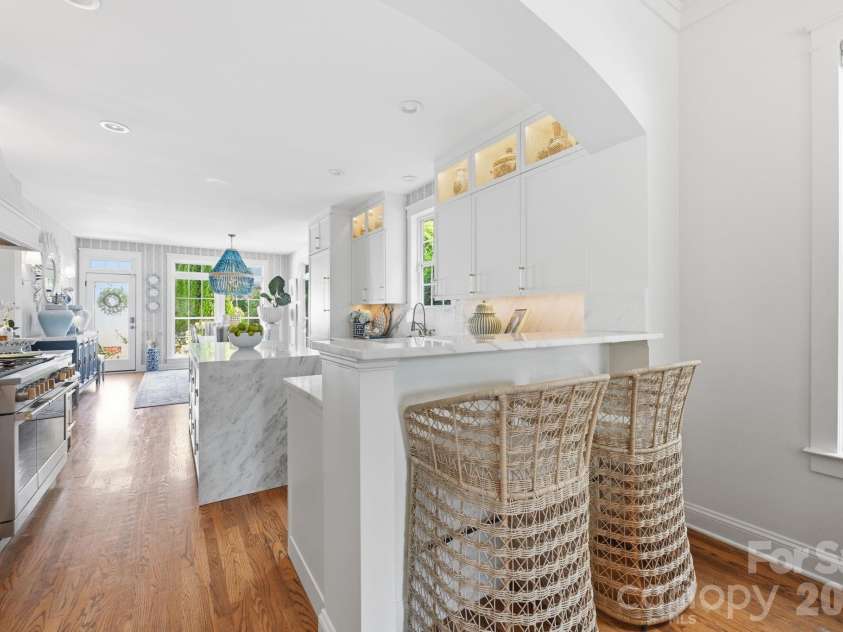 146 Lavender Bloom Loop, Mooresville, NC 28115.  MLS# CAR4406885, YatesRealty ID 39602. Breakfast Bar